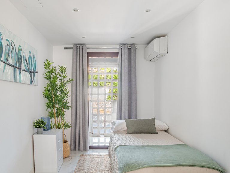 Apartment for Sale in Marbella, Malaga, Nueva Andalucia 14