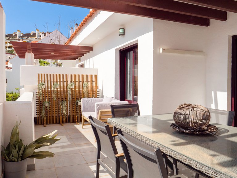 Apartment for Sale in Marbella, Malaga, Nueva Andalucia 2