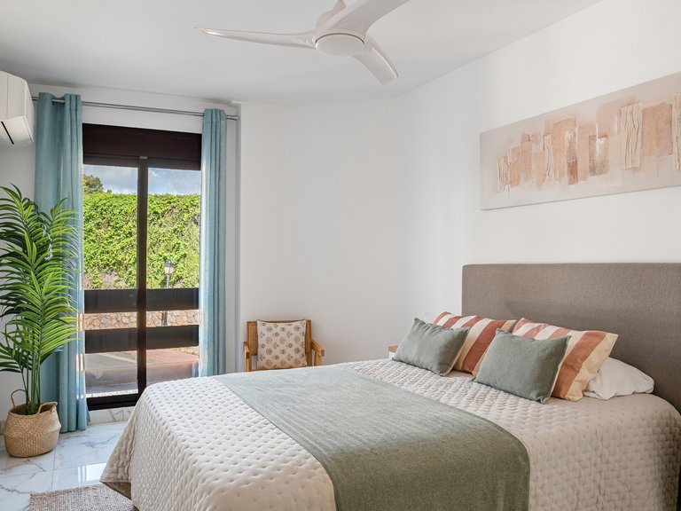 Apartment for Sale in Marbella, Malaga, Nueva Andalucia 4