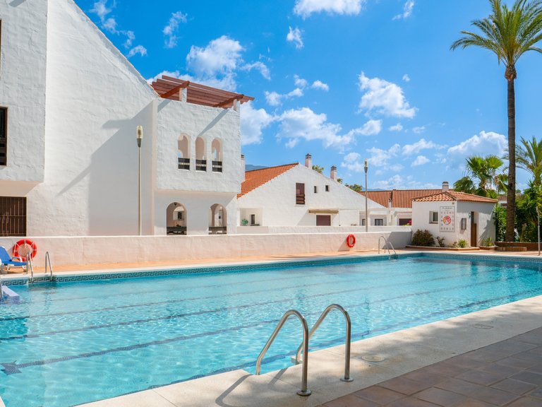 Apartment for Sale in Marbella, Malaga, Nueva Andalucia 20