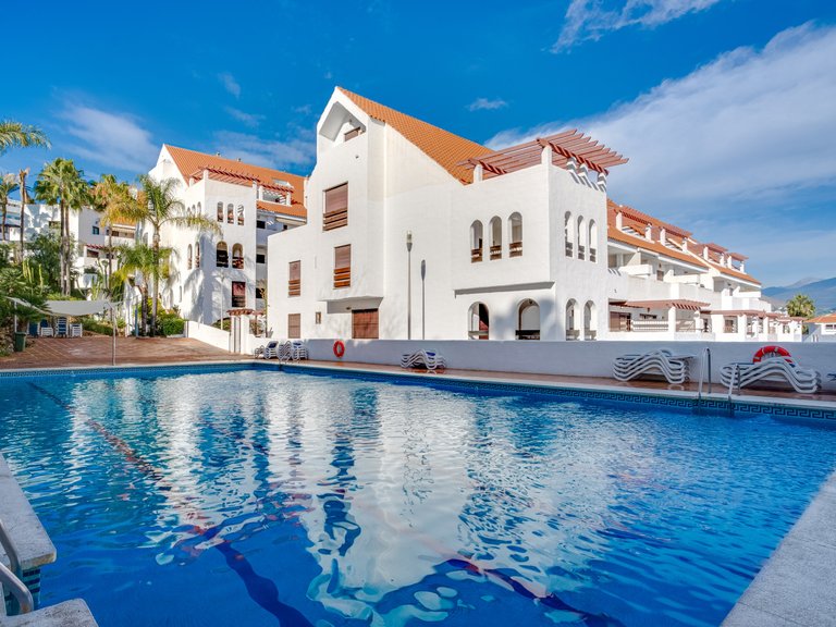 Apartment for Sale in Marbella, Malaga, Nueva Andalucia 1