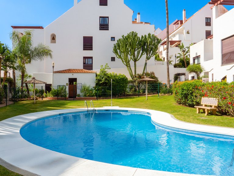 Apartment for Sale in Marbella, Malaga, Nueva Andalucia 19