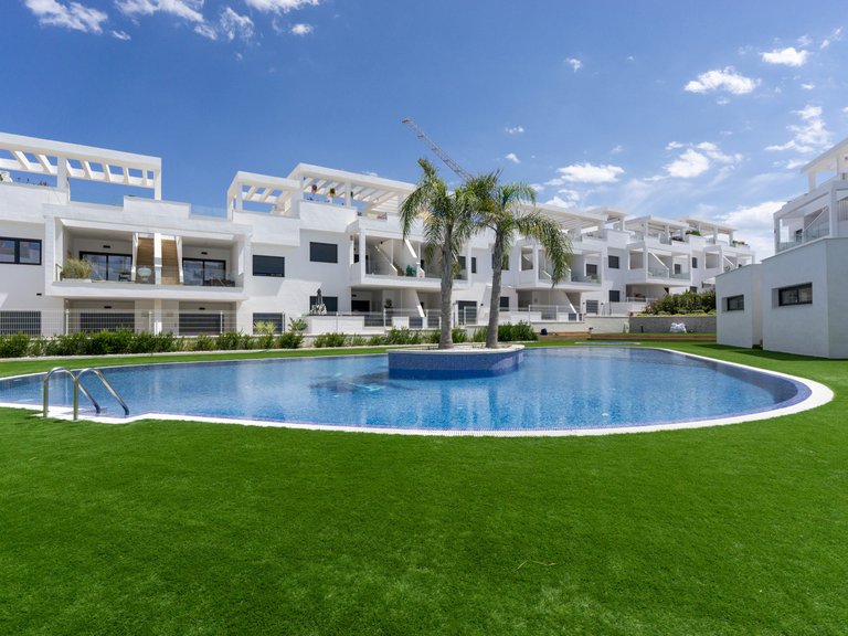 Apartment for sale in Torrevieja, Alicante 1