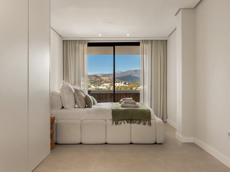 Apartment for Sale in Marbella, Malaga, Nueva Andalucia 9