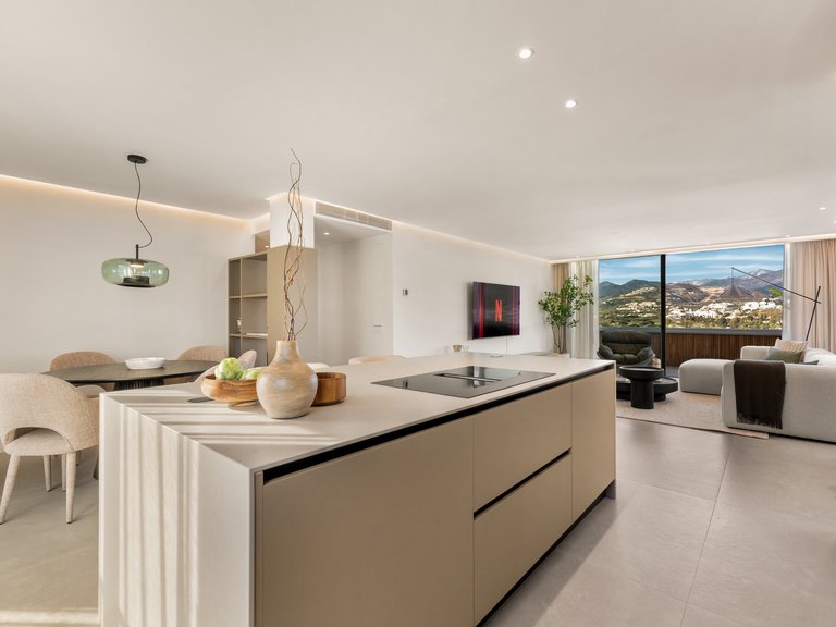 Apartment for Sale in Marbella, Malaga, Nueva Andalucia 18