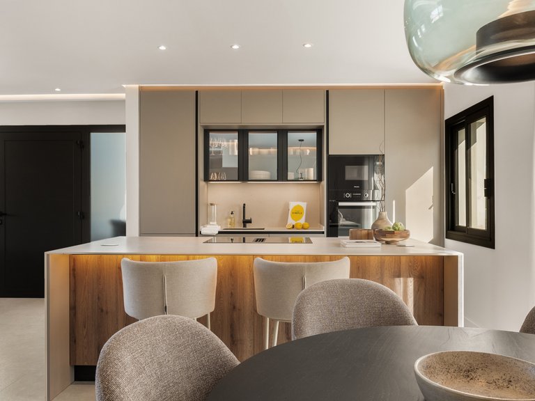 Apartment for Sale in Marbella, Malaga, Nueva Andalucia 17