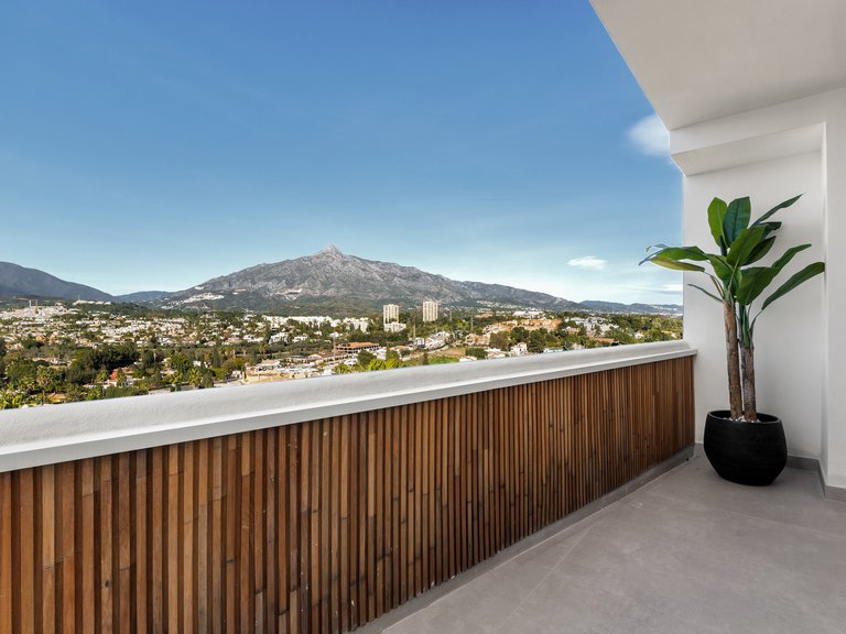 Apartment for Sale in Marbella, Malaga, Nueva Andalucia 5