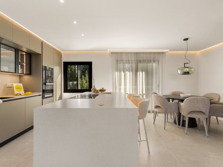 Apartment for Sale in Marbella, Malaga, Nueva Andalucia 19