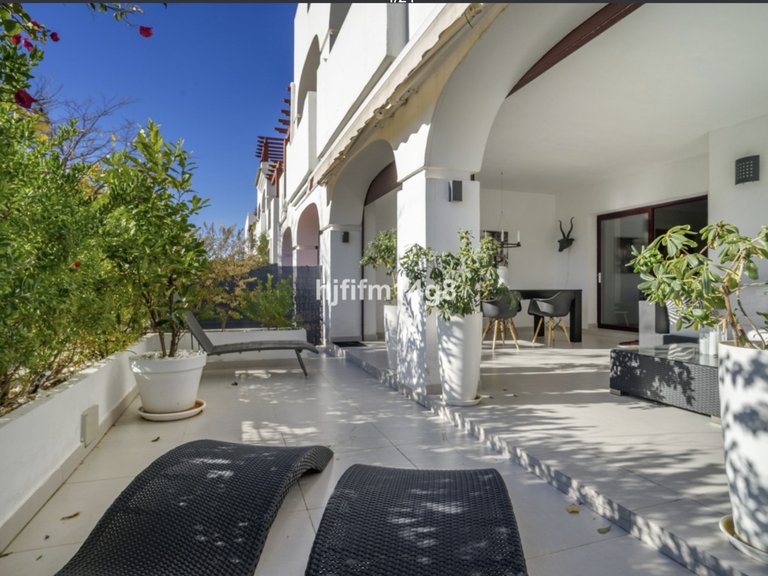Apartment for Sale in San Pedro de Alcantara, Malaga, 2