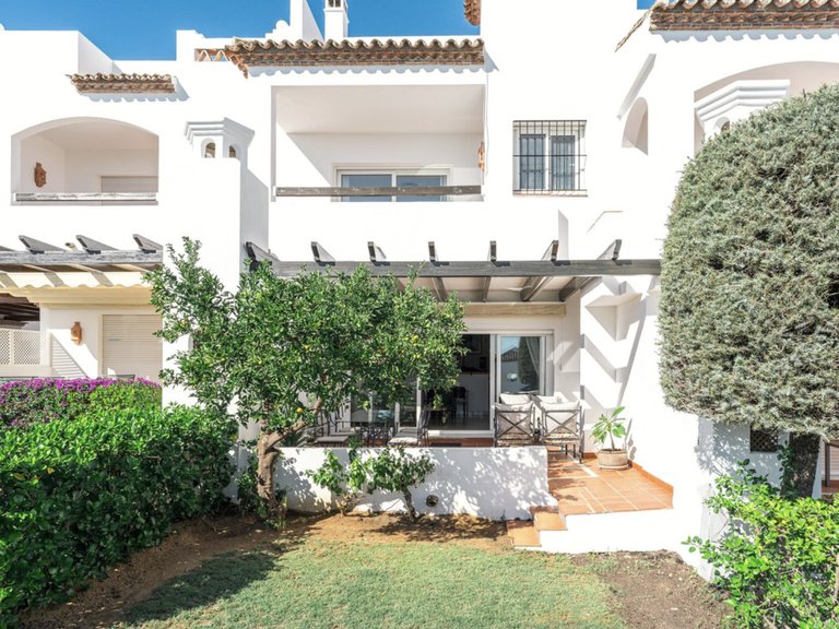 Town House for Sale in Marbella, Malaga, Nueva Andalucia 2