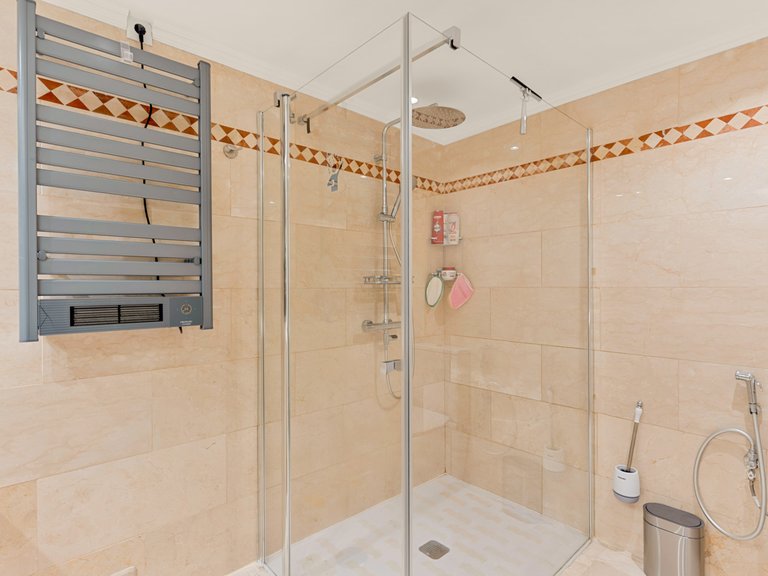 Apartment for Sale in Marbella, Malaga, Nueva Andalucia 16