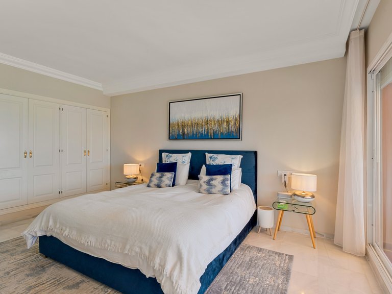 Apartment for Sale in Marbella, Malaga, Nueva Andalucia 12