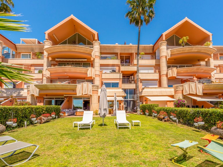 Apartment for Sale in Marbella, Malaga, Nueva Andalucia 27