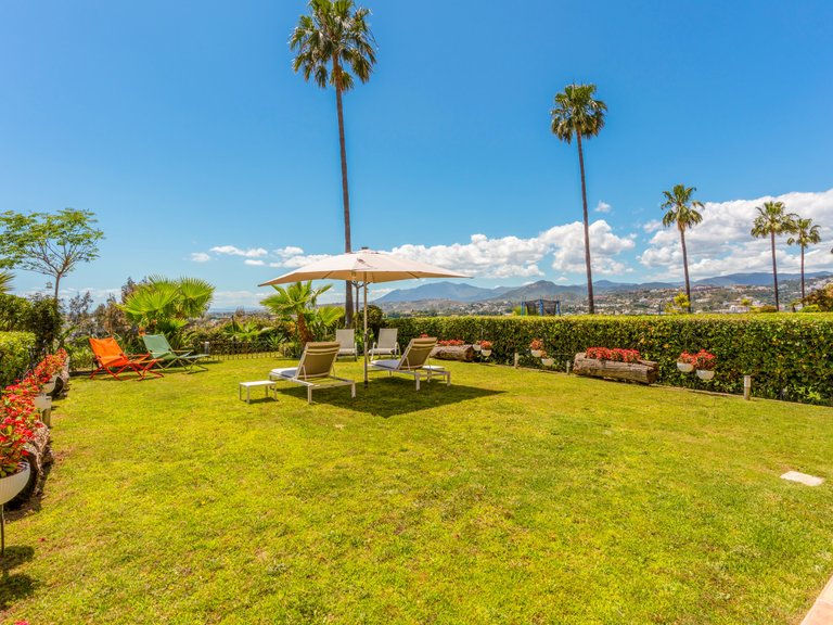 Apartment for Sale in Marbella, Malaga, Nueva Andalucia 32