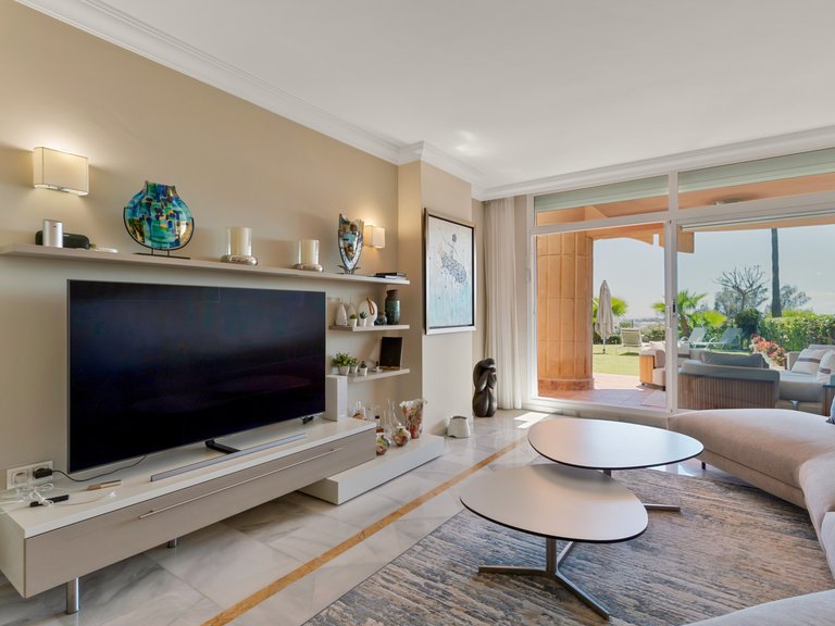 Apartment for Sale in Marbella, Malaga, Nueva Andalucia 7