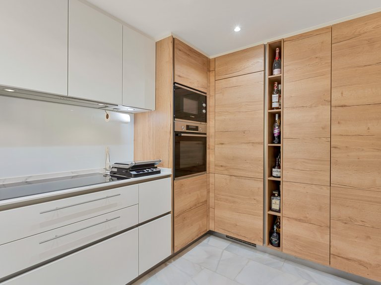 Apartment for Sale in Marbella, Malaga, Nueva Andalucia 10