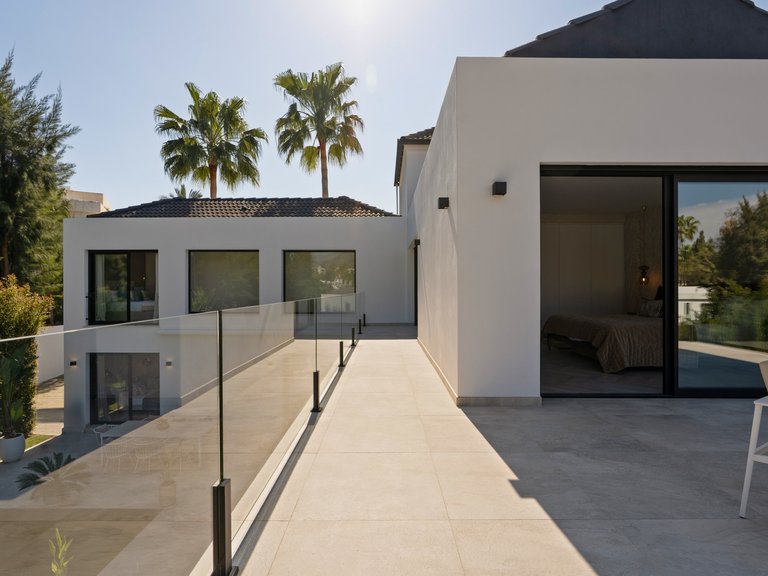 Villa for Sale in Marbella, Malaga, Nueva Andalucia 22