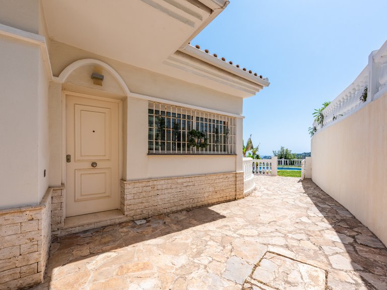 Villa for sale in Mijas Costa, Malaga 28