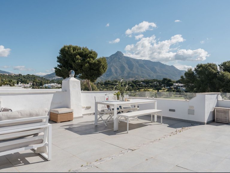 Penthouse for Sale in Marbella, Malaga 11