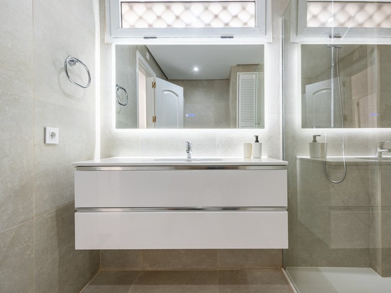 Apartment for sale in Benalmadena, Malaga 16