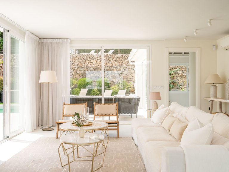 Villa for Sale in Marbella, Malaga, Nueva Andalucia 5