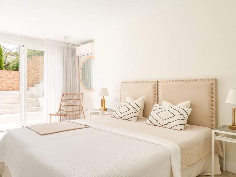 Villa for Sale in Marbella, Malaga, Nueva Andalucia 9