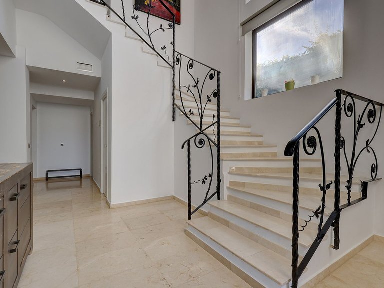 Villa for Sale in Marbella, Malaga 4