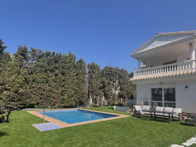 Villa for Sale in Marbella, Malaga 10