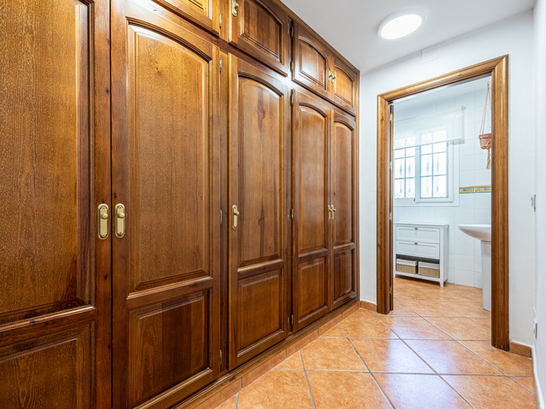 Exklusive Villa in Estepona – Meer- und Bergblick in fußläufiger Entfernung zur Altstadt und zum Strand. 11