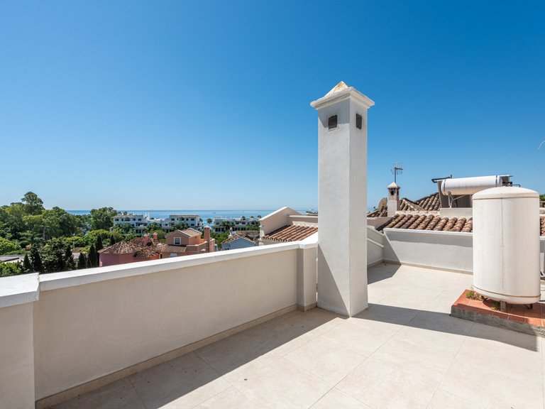 Exklusive Villa in Estepona – Meer- und Bergblick in fußläufiger Entfernung zur Altstadt und zum Strand. 14