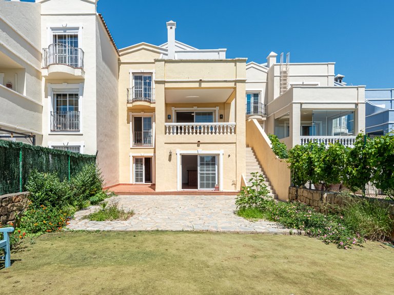 Exklusive Villa in Estepona – Meer- und Bergblick in fußläufiger Entfernung zur Altstadt und zum Strand. 23