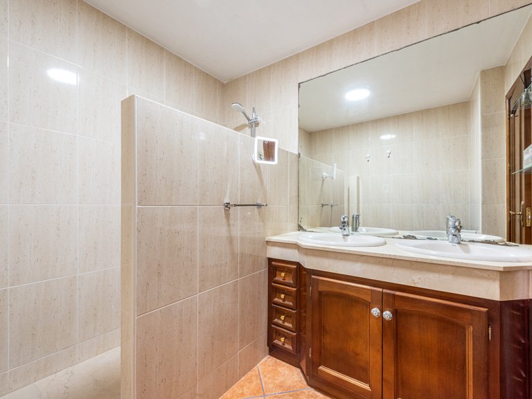 Exklusive Villa in Estepona – Meer- und Bergblick in fußläufiger Entfernung zur Altstadt und zum Strand. 17