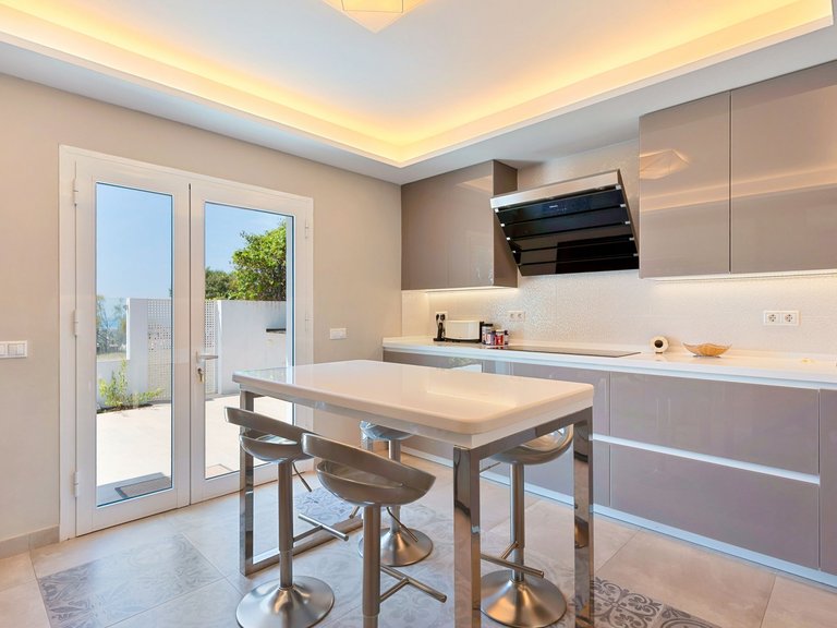 Villa for Sale in Marbella, Malaga, Nueva Andalucia 7