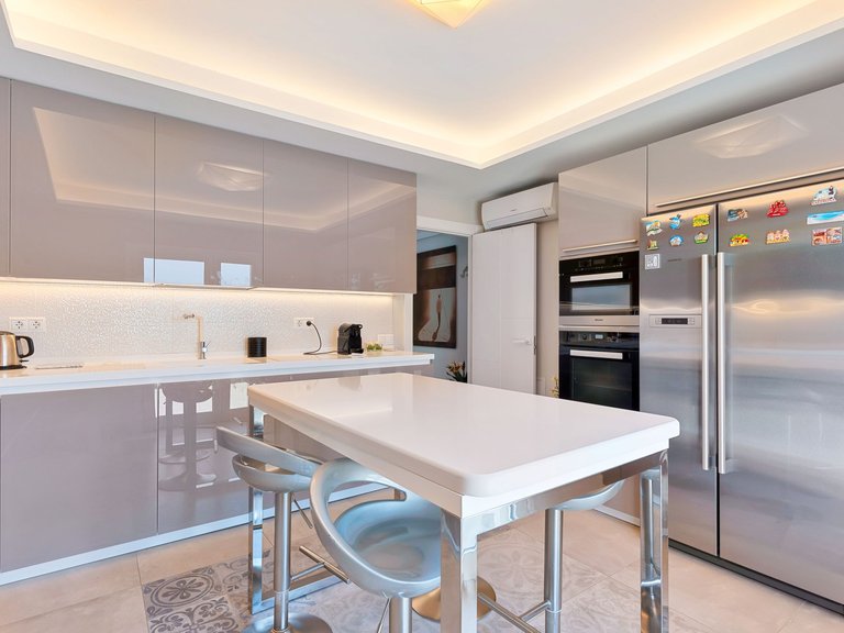Villa for Sale in Marbella, Malaga, Nueva Andalucia 18