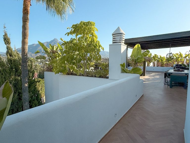 Penthouse for Sale in Marbella, Malaga, Nueva Andalucia 15