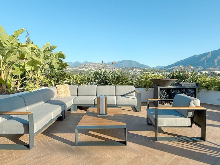Penthouse for Sale in Marbella, Malaga, Nueva Andalucia 5