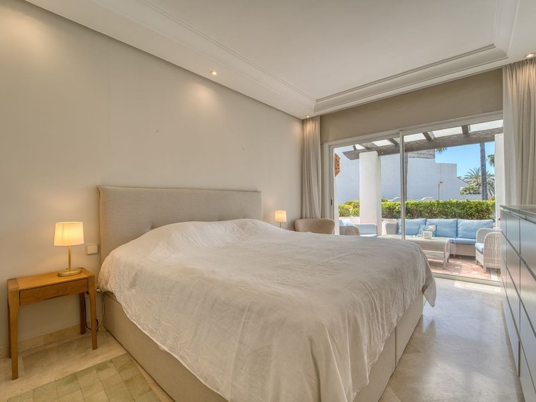 Apartment for Sale in Marbella, Malaga, Marbella - Puerto Banus 8