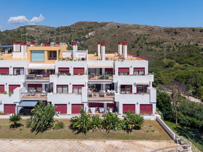 Apartment for Sale in Benahavis, Malaga, 30