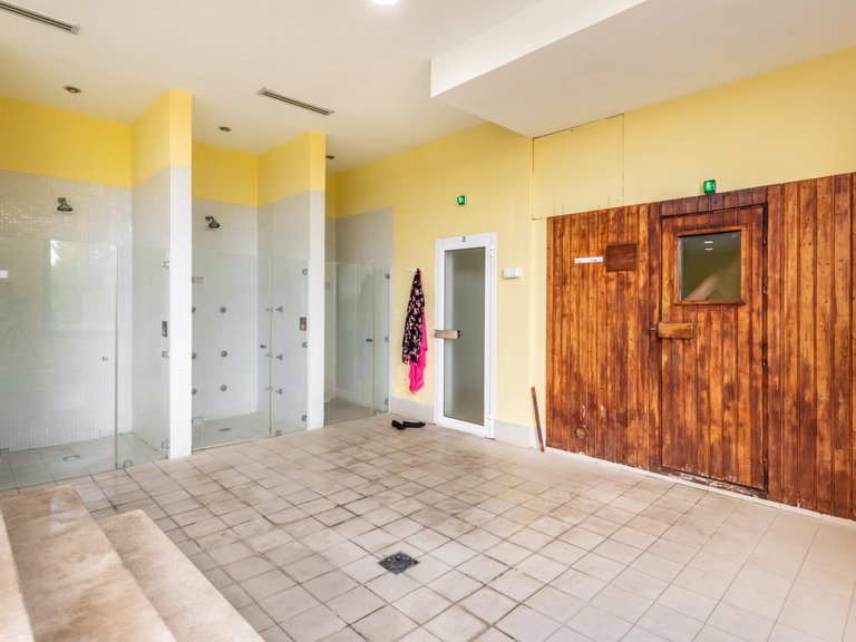 Apartment for Sale in Benahavis, Malaga, 25