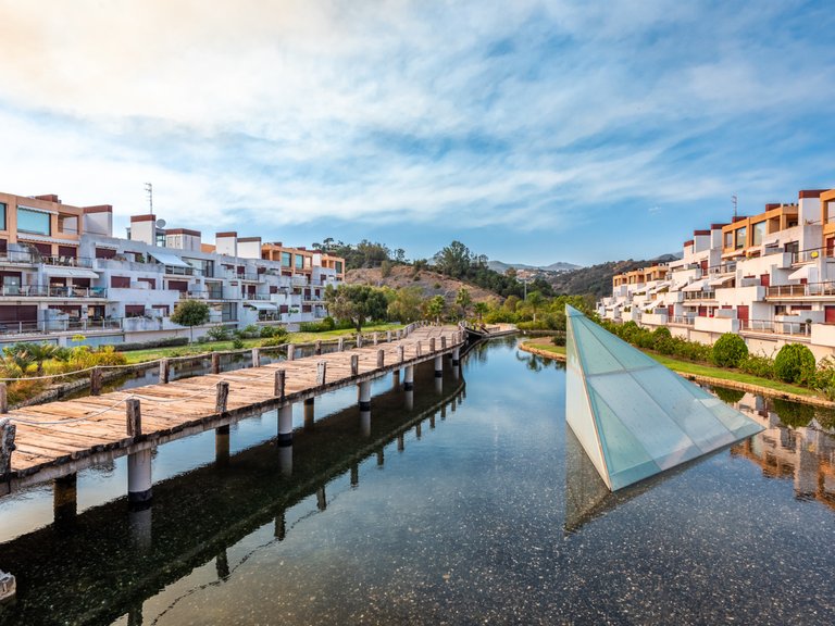 Apartment for Sale in Benahavis, Malaga, 27