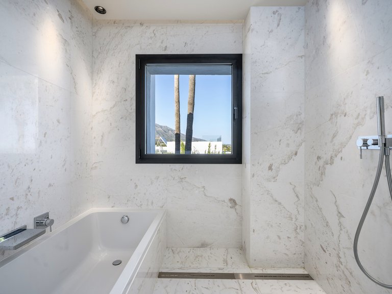 Villa for Sale in Nueva Andalucia Malaga 40