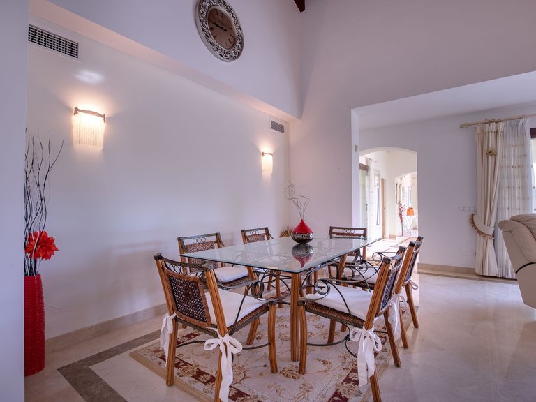 CHARMANTES HAUS IN LOS ARQUEROS 11