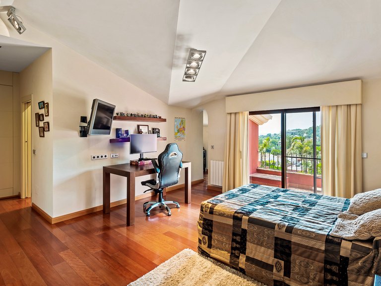 Villa for Sale in Nueva Andalucia Malaga 8