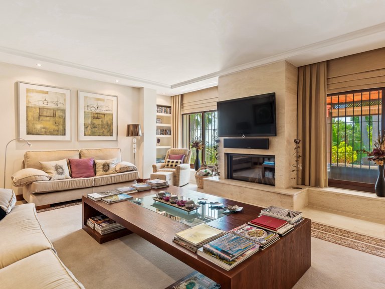 Villa for Sale in Nueva Andalucia Malaga 19