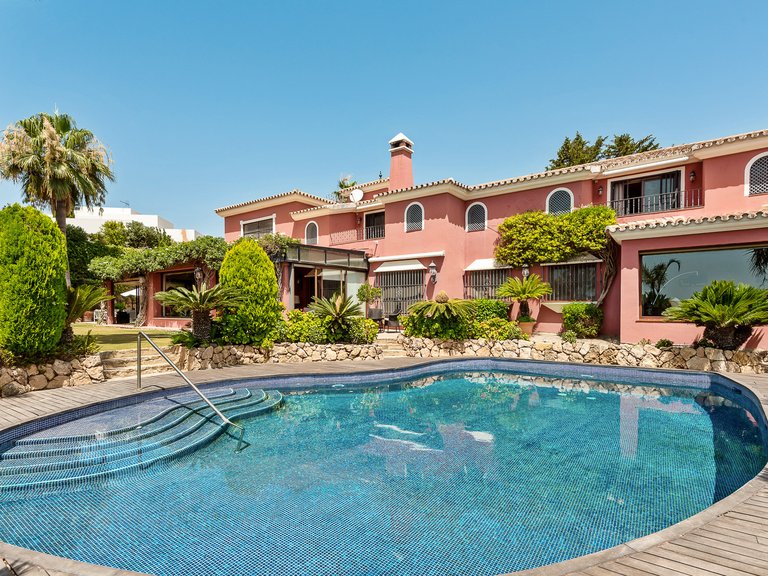 Villa for Sale in Nueva Andalucia Malaga 3