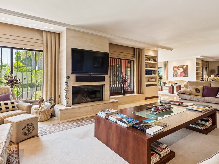 Villa for Sale in Nueva Andalucia Malaga 18
