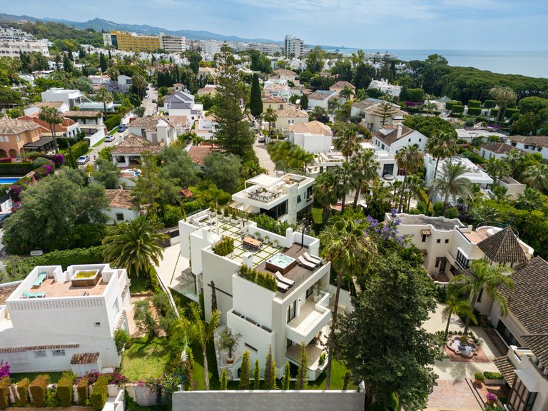Villa for Sale in Marbella Golden Mile Malaga 30