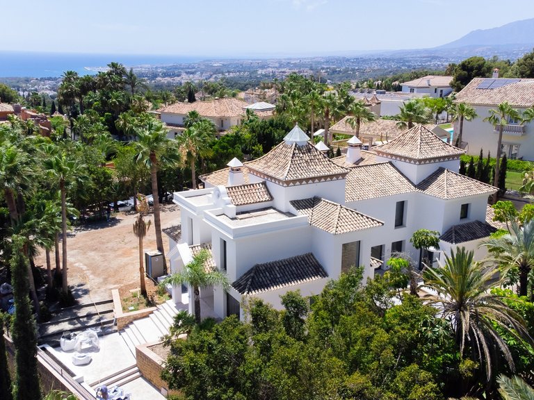 Villa for Sale in Marbella Golden Mile Malaga 2