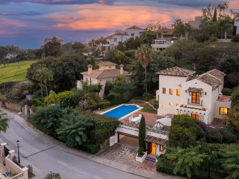 VILLA FOR SALE IN LOS ARQUEROS 36