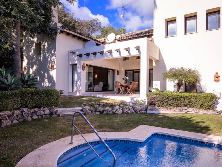 VILLA FOR SALE IN LOS ARQUEROS 4